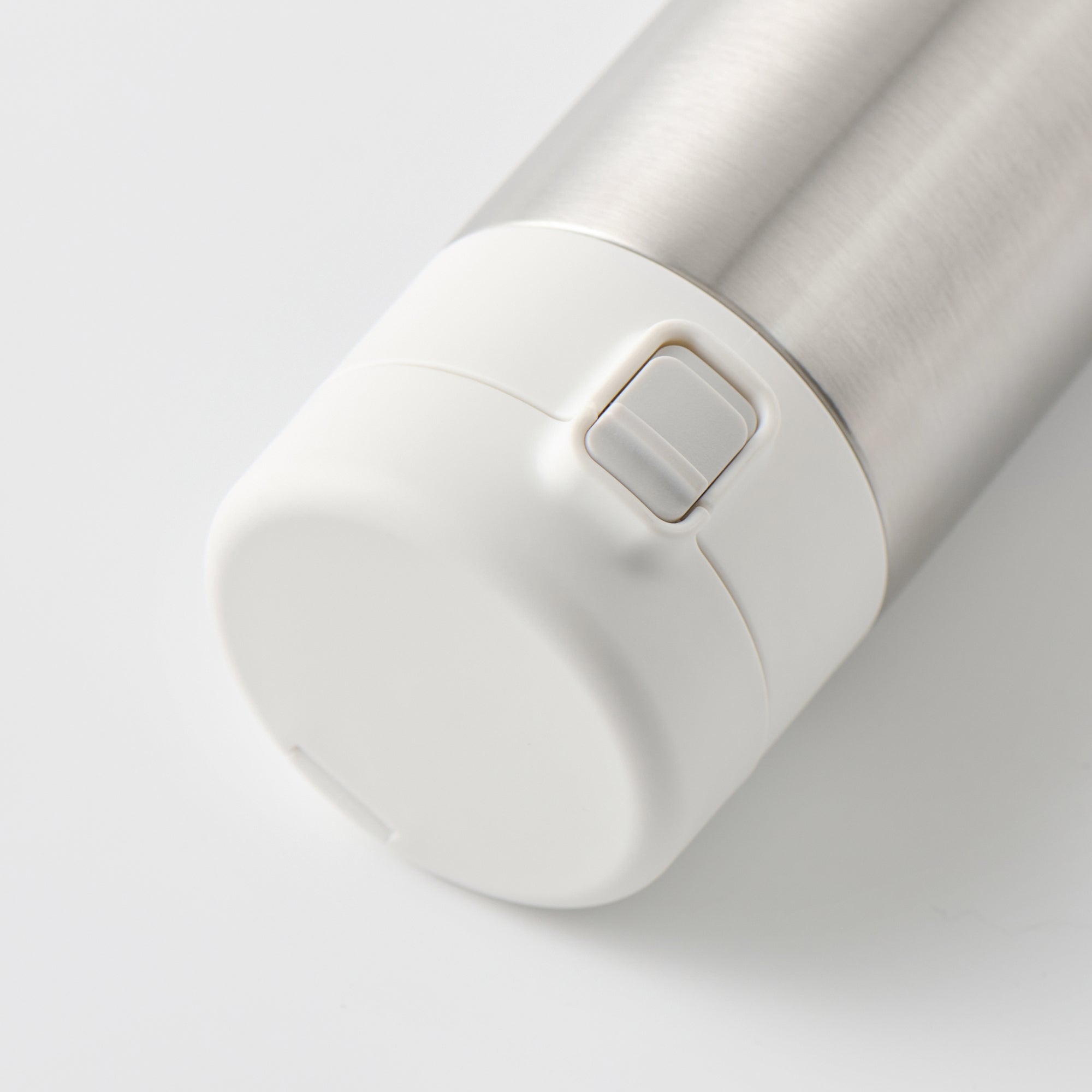 Stainless Steel Heat & Cold Retaining Mug - 11.8 fl oz - Image 11