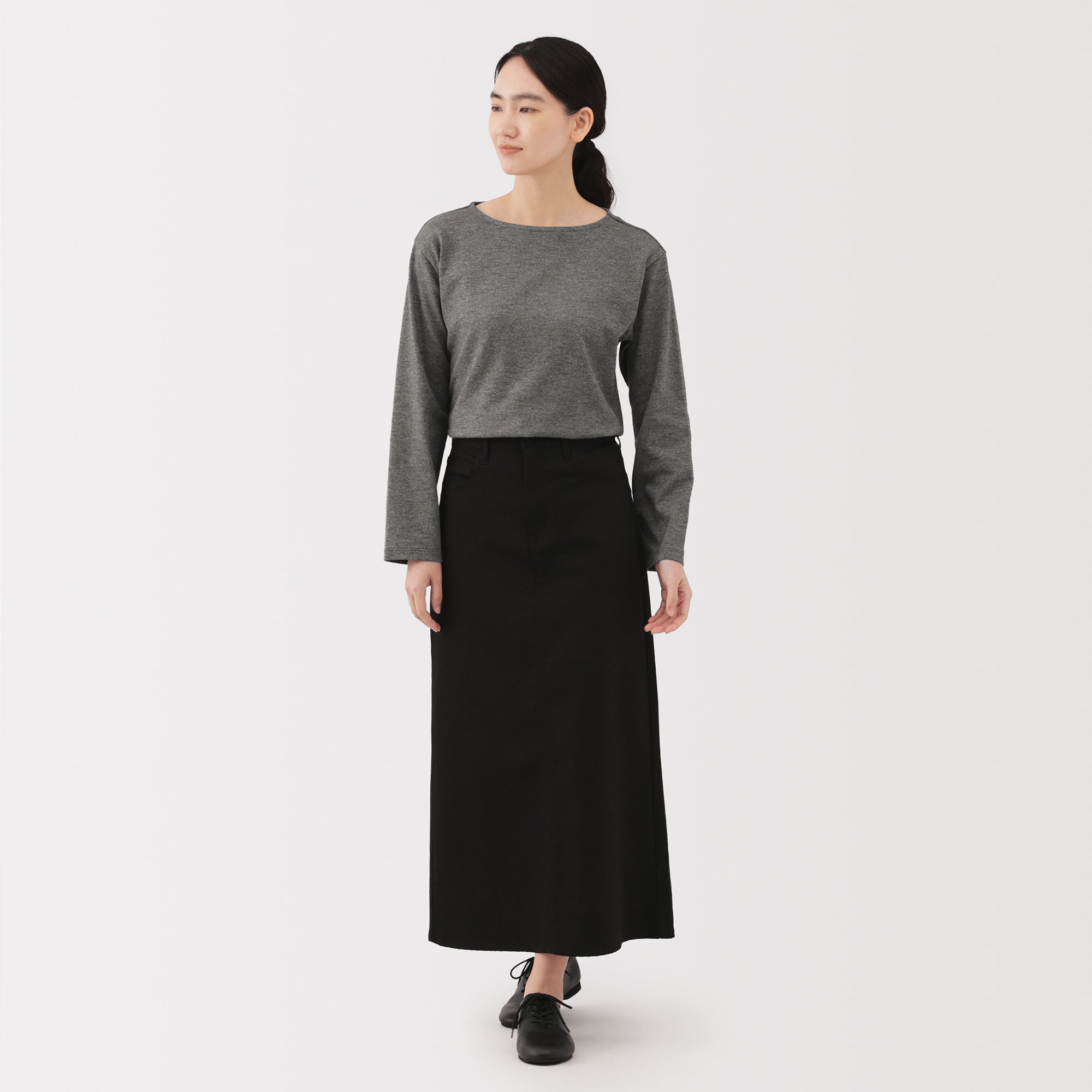 Heavyweight Boat Neck T-Shirt - Image 4