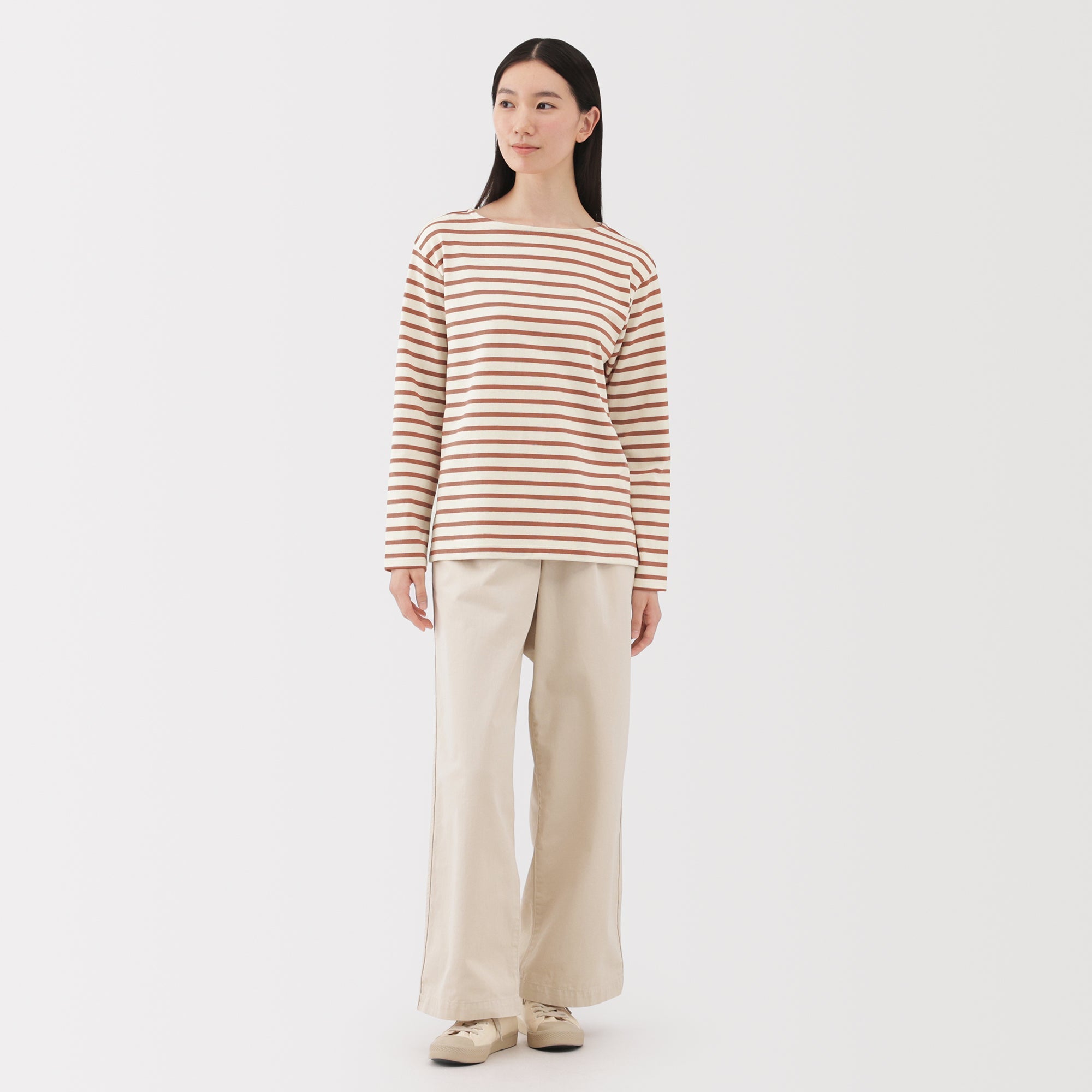 Heavyweight Boat Neck T-Shirt - Image 28