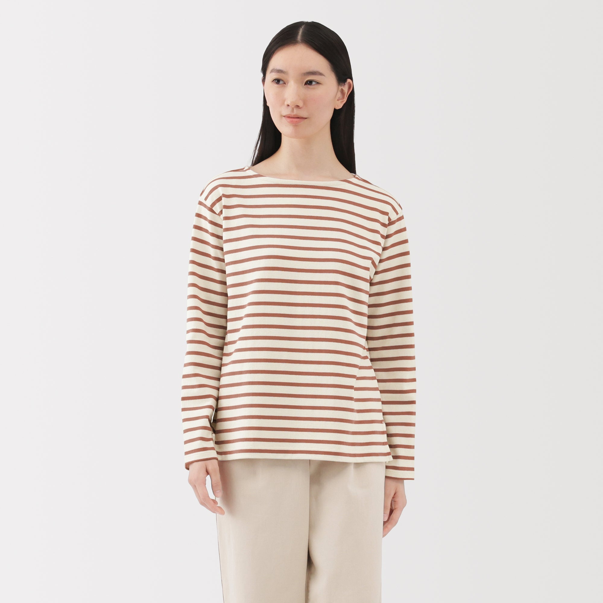 Heavyweight Boat Neck T-Shirt - Image 27