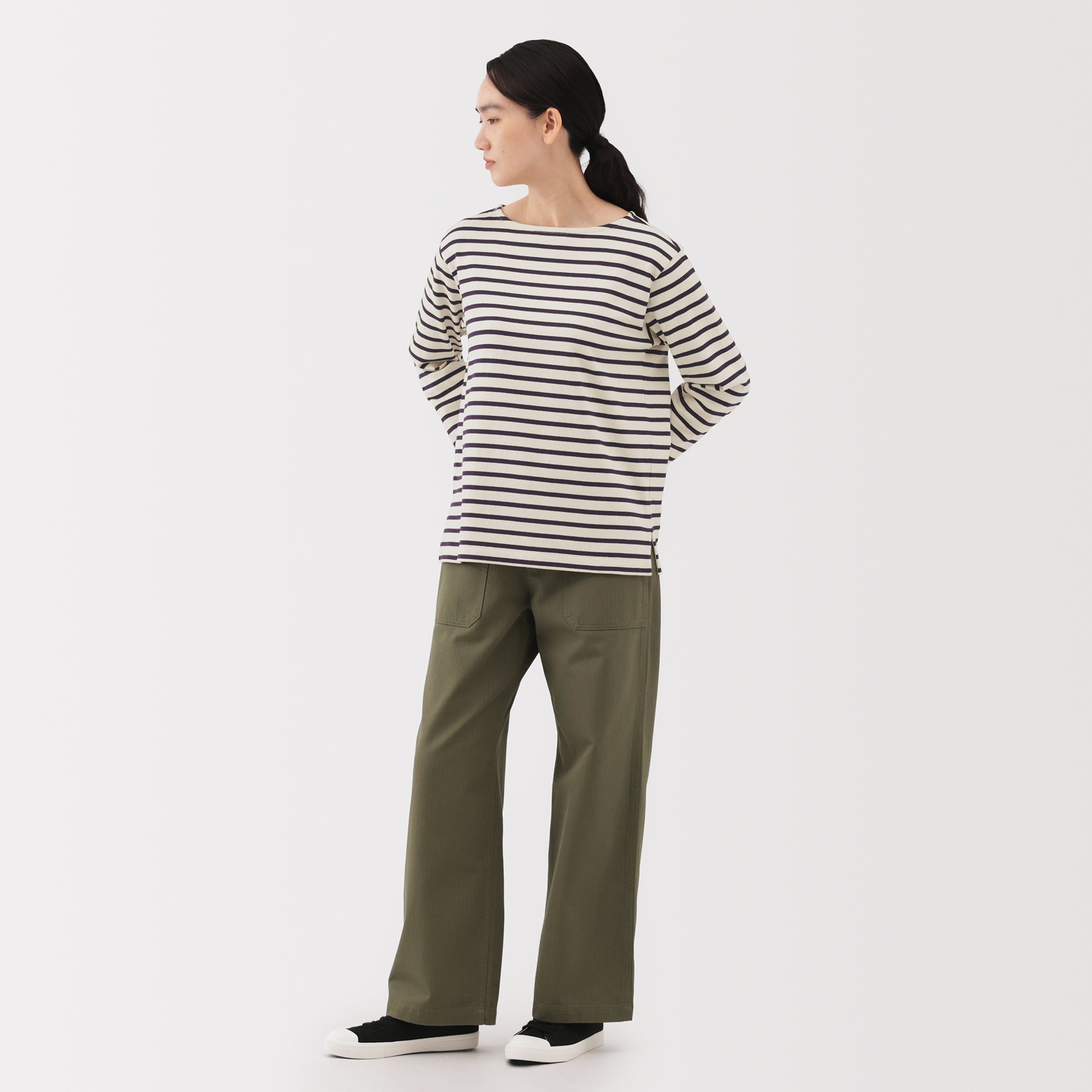 Heavyweight Boat Neck T-Shirt - Image 36