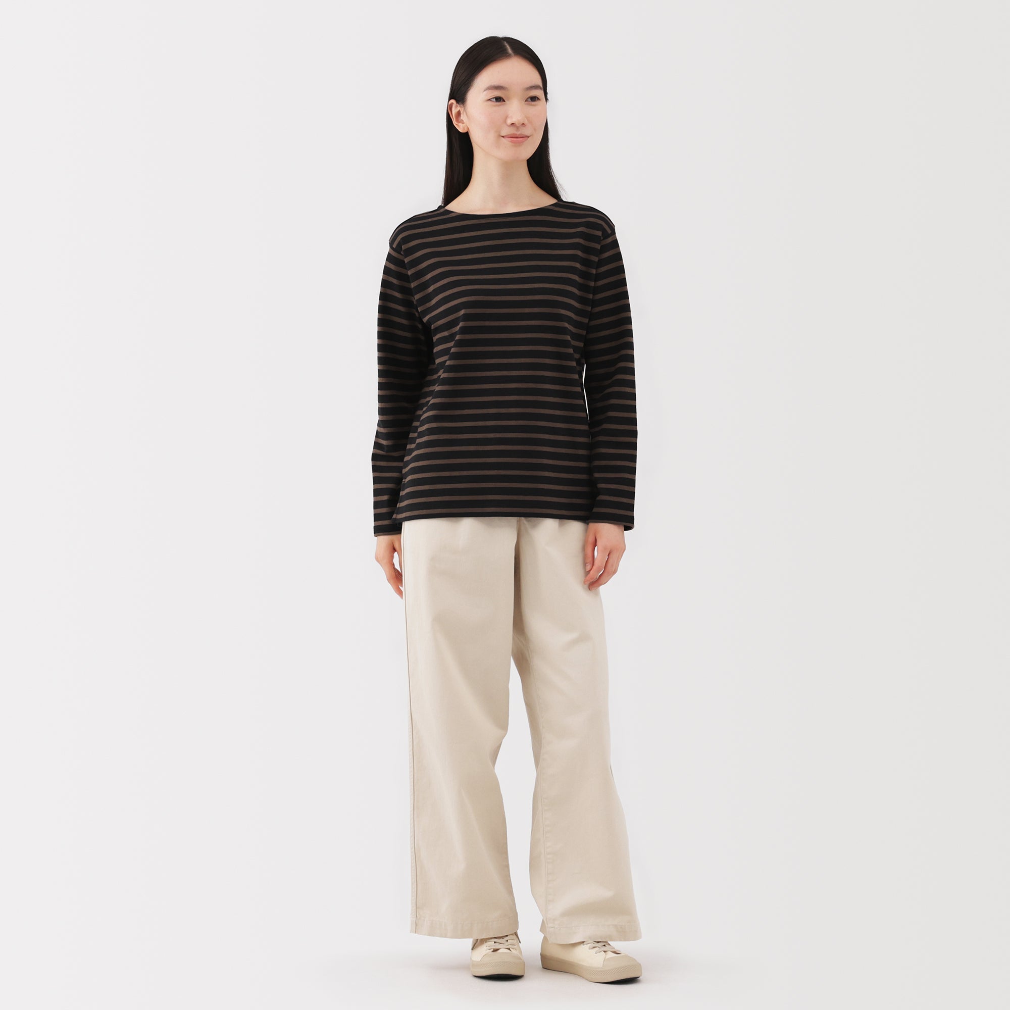 Heavyweight Boat Neck T-Shirt - Image 44