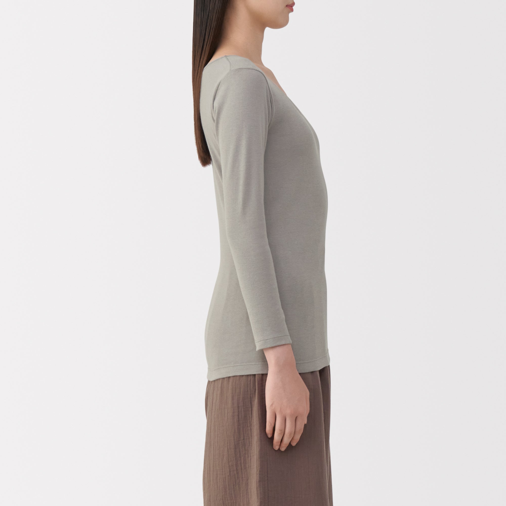 Warm Cotton U-Neck T-Shirt - Image 15