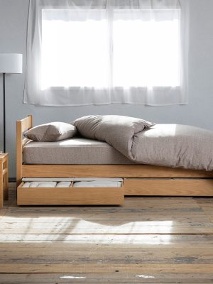 [HD] Wooden Bed