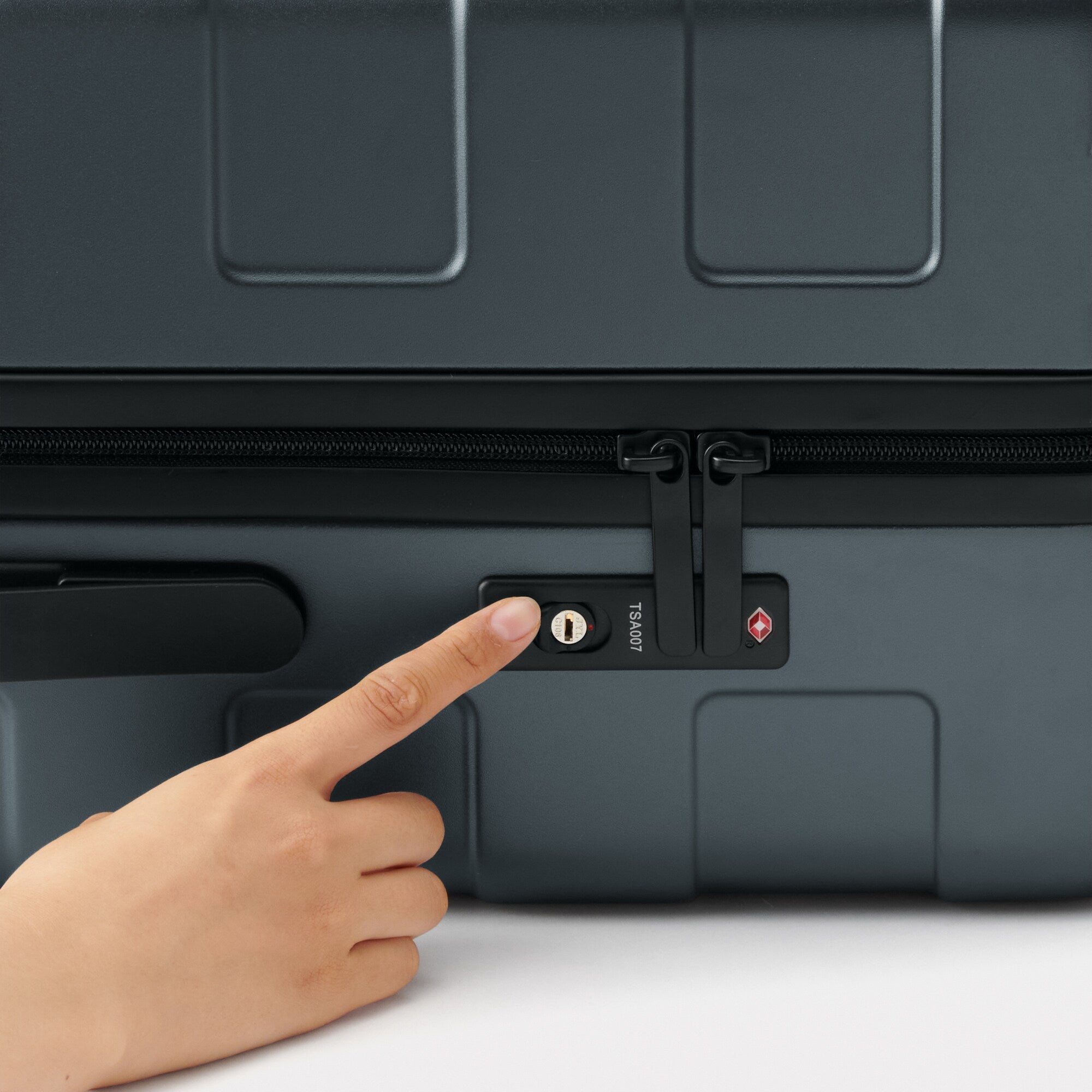 Adjustable Handle Hard Shell Suitcase 75L | Check-In - Image 52