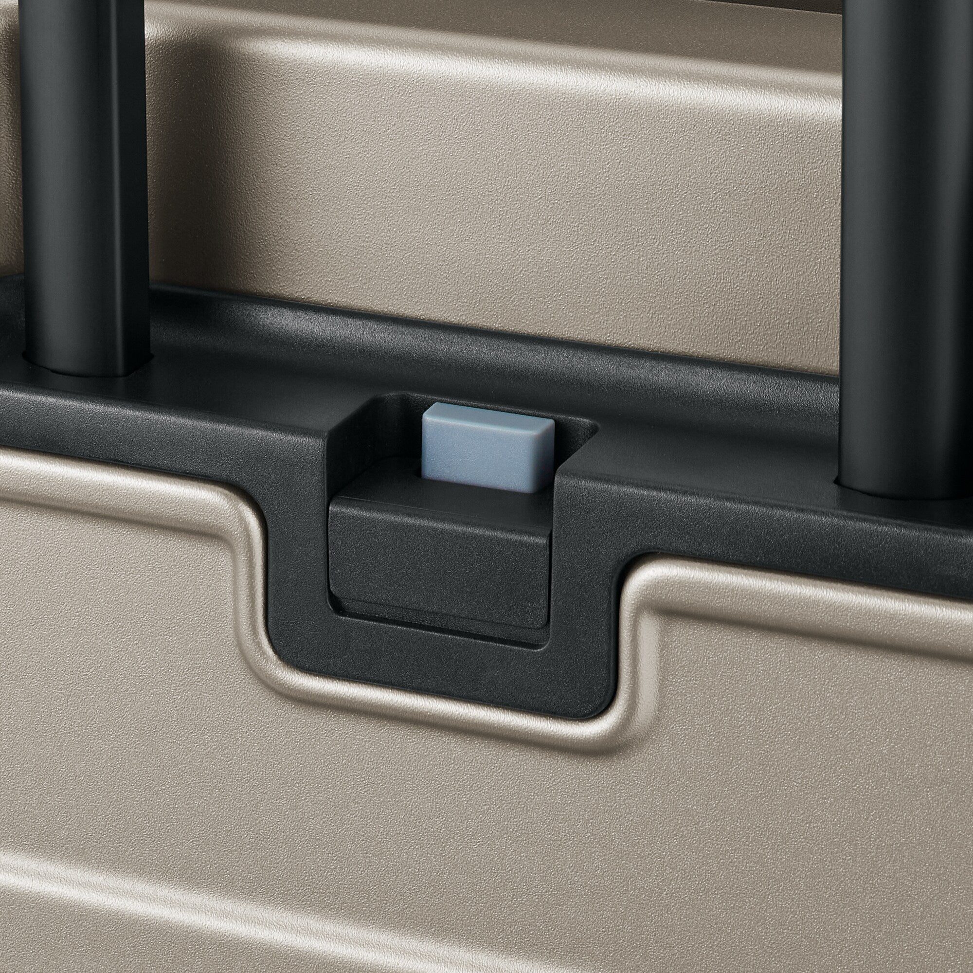 Adjustable Handle Hard Shell Suitcase 75L | Check-In - Image 13