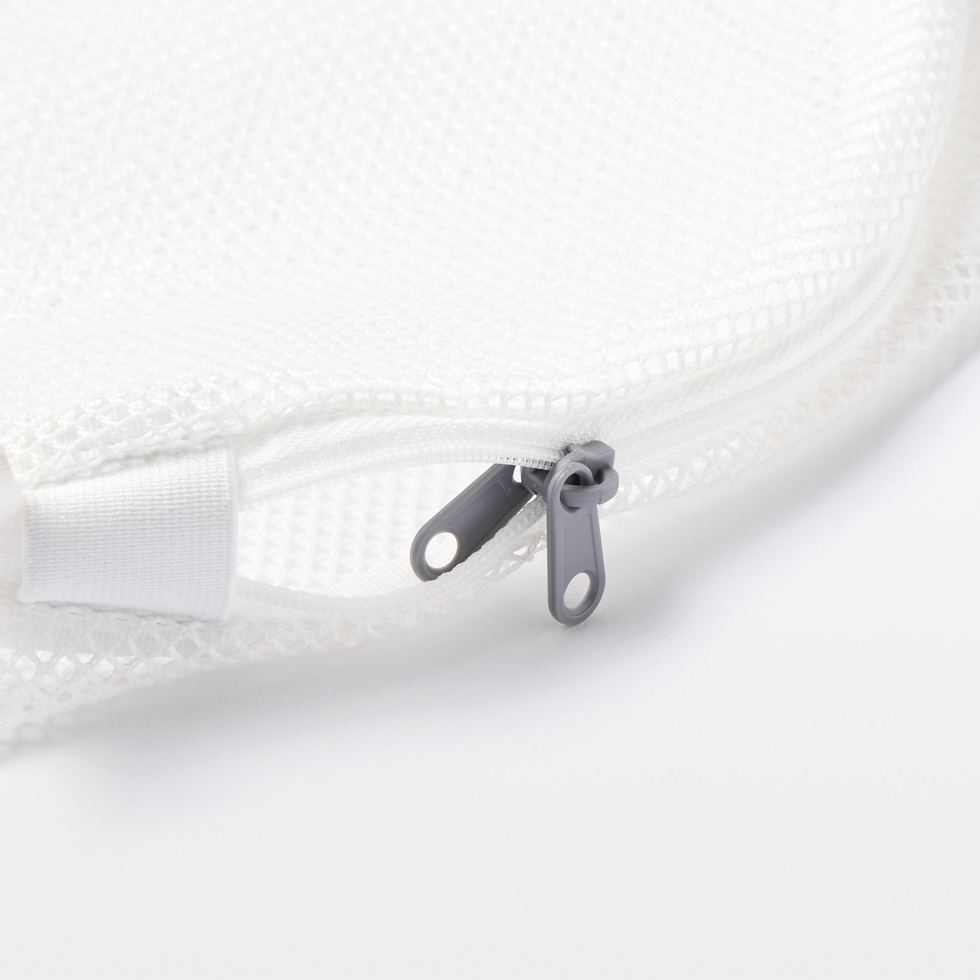 Polyester Reversible Laundry Net For Large Items - Image 2