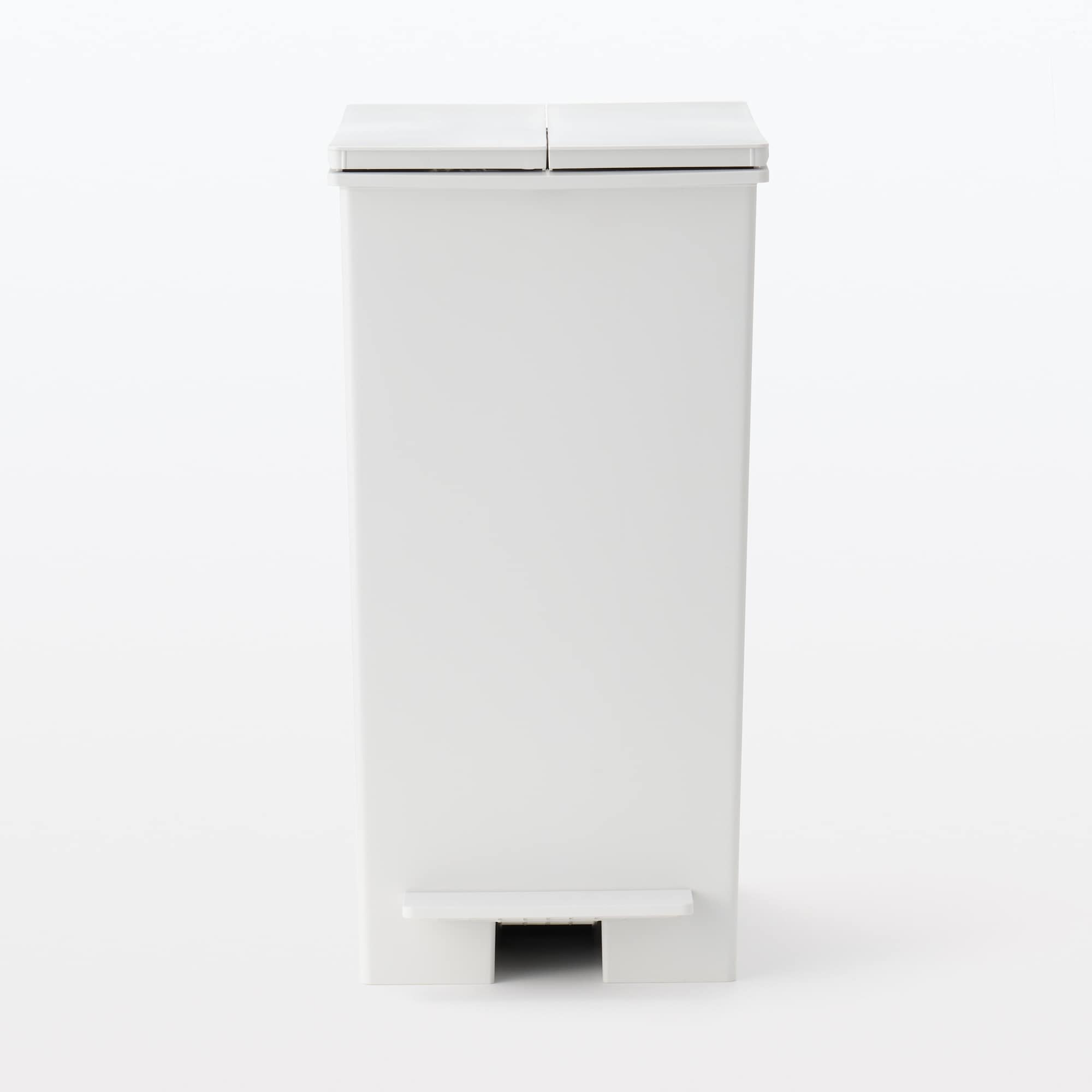 Polypropylene Pedal Dust Bin with Double-Hinged Lid - 9.3 gal - Image 3