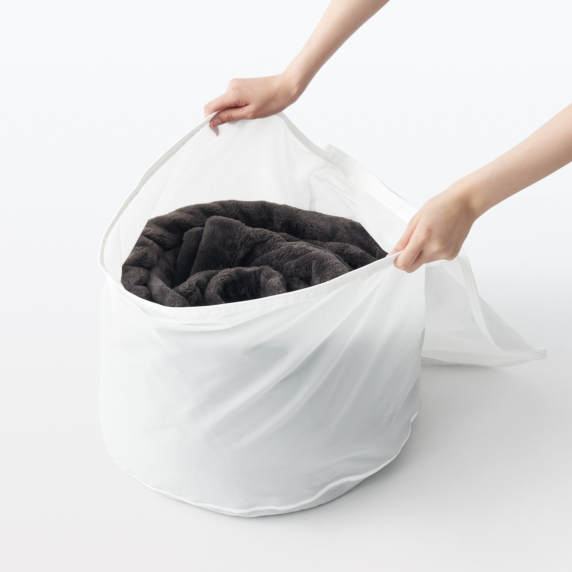 Densely Woven Fiber-Shielding Laundry Net for Large Items