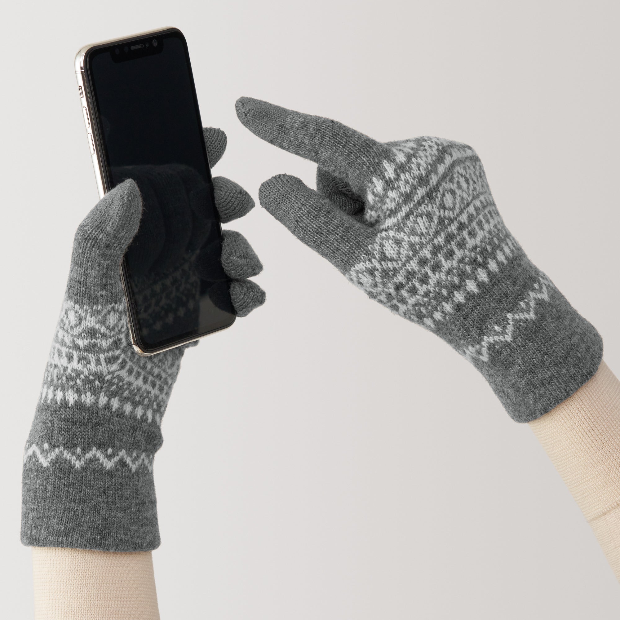 Wool Blend Patterned Touchscreen Gloves - Image 10