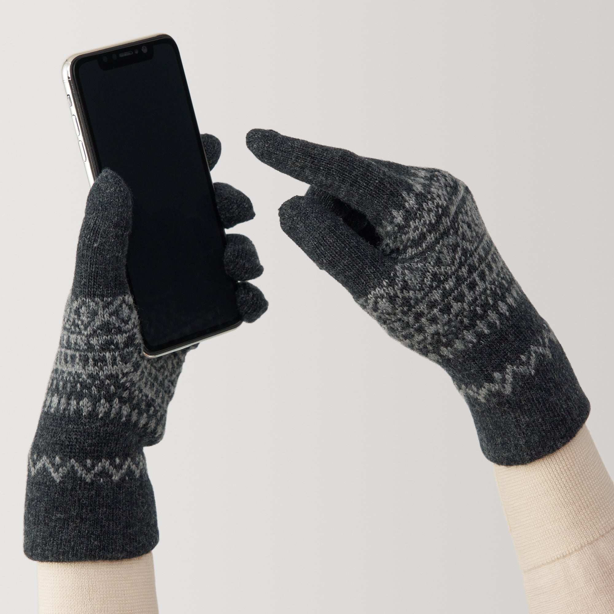 Wool Blend Patterned Touchscreen Gloves - Image 16