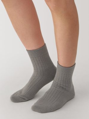 Right Angle Loose Top Short Socks