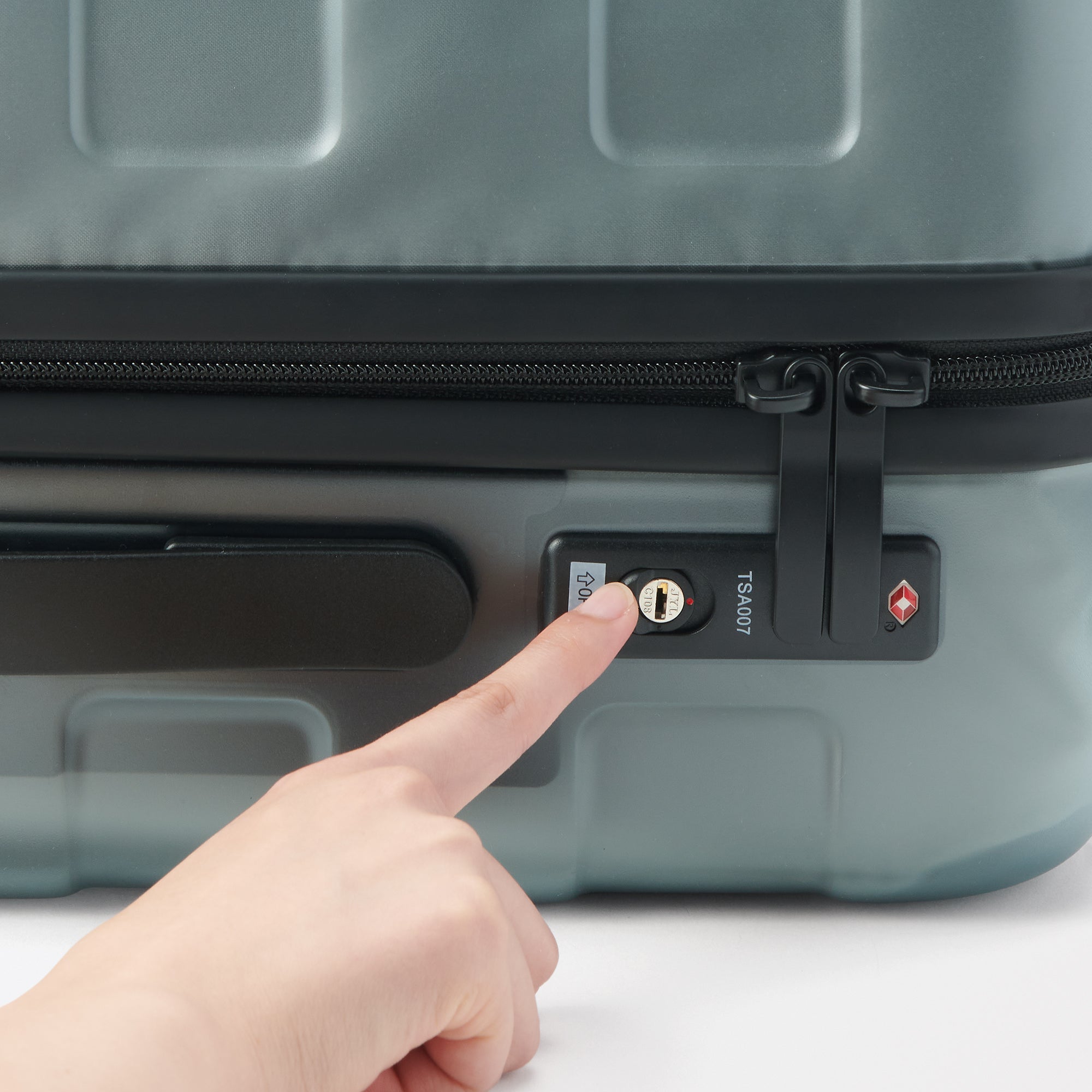 Adjustable Handle Hard Shell Suitcase 36L - Translucent | Carry-On - Image 11