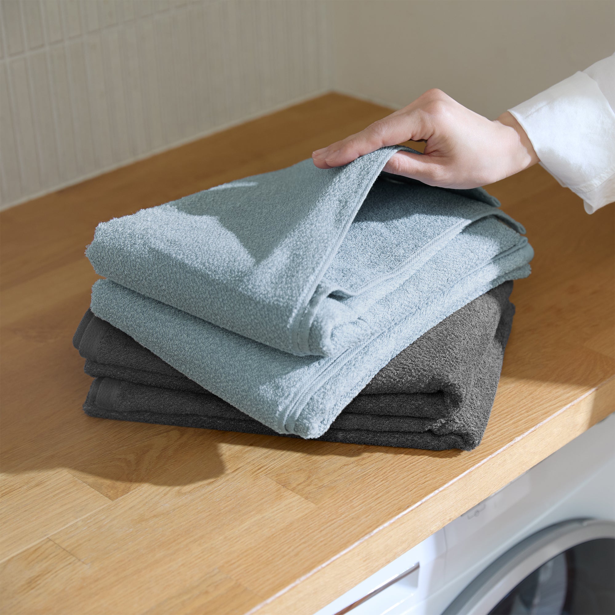 Soft Thin Bath Towel - Image 11