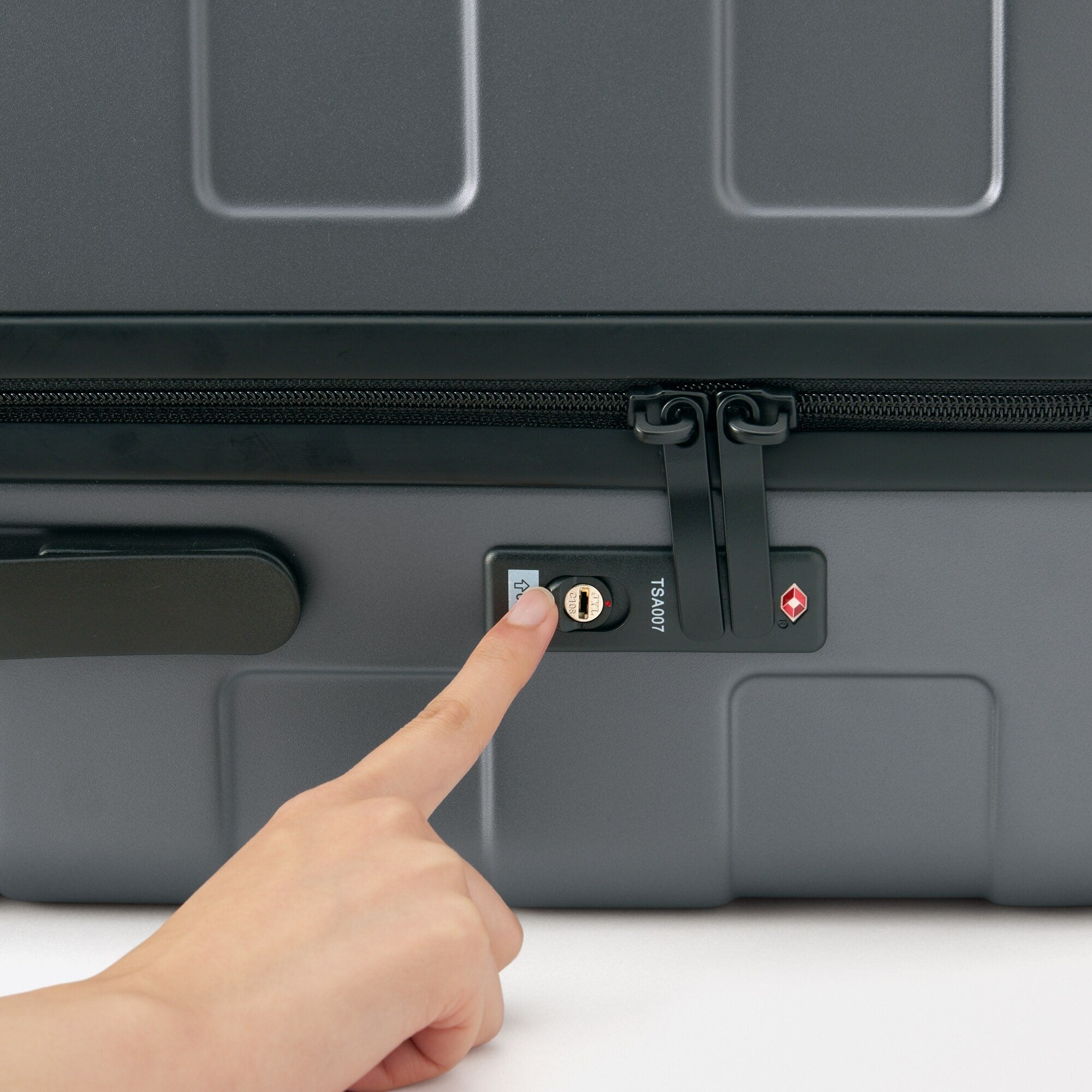 Adjustable Handle Hard Shell Suitcase 75L | Check-In - Image 48